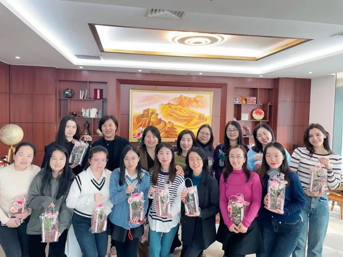 三月春风和沐 魅力女神芳华 · 相关图片 1