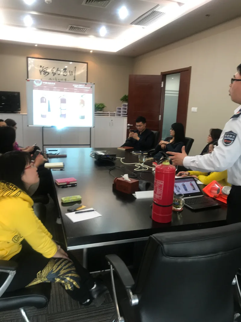 公司开展消防安全培训学习 · 相关图片 1