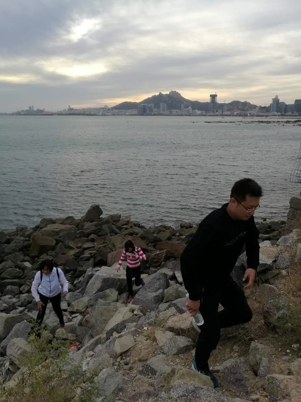 Group Hiking Activities - image 1